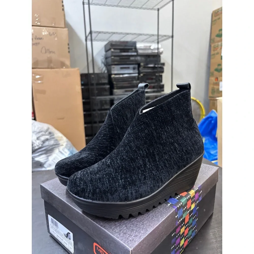 Bernie Mev Sally Black Velvet Wedge Ankle Boots Womens Size 38 US 7.5-8